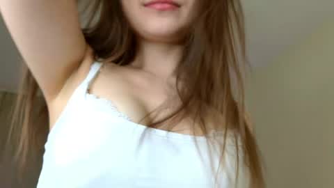 Snapshot of charming_bliss chatting on 03/29/26, 04:07 Kaylee online show from 03/29/26, 04:07