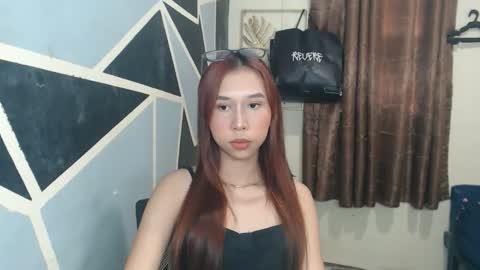 Snapshot of charming_lexi chatting on 10/07/25, 06:43 Charm online show from 10/07/25, 06:43