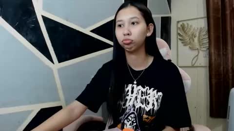 Charm online show from 12/22/25, 04:42