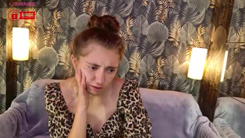 Snapshot of charming_lia chatting on 10/08/25, 02:36 CharmingLIA online show from 10/08/25, 02:36