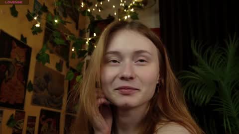 Snapshot of charming_lilly chatting on 01/23/25, 08:45 Lissa online show from 01/23/25, 08:45