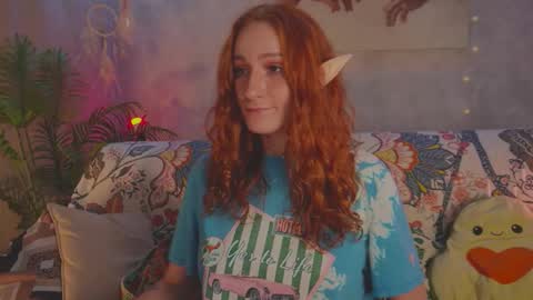 Snapshot of charming_lilly chatting on 09/19/25, 08:31 Lissa online show from 09/19/25, 08:31