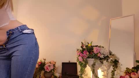 Snapshot of charming_ruru chatting on 01/17/26, 06:07 Ruru online show from 01/17/26, 06:07