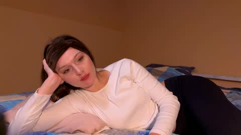 Snapshot of charmingkatie chatting on 11/08/25, 12:16 katie online show from 11/08/25, 12:16