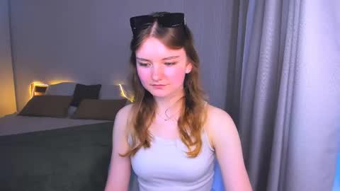 Snapshot of charminglookeva chatting on 06/08/26, 11:10 Im Eva online show from 06/08/26, 11:10