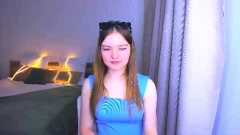 Snapshot of charminglookeva chatting on 06/18/26, 04:13 Im Eva online show from 06/18/26, 04:13