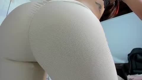 Snapshot of charolnox chatting on 06/09/26, 01:01 Charol online show from 06/09/26, 01:01