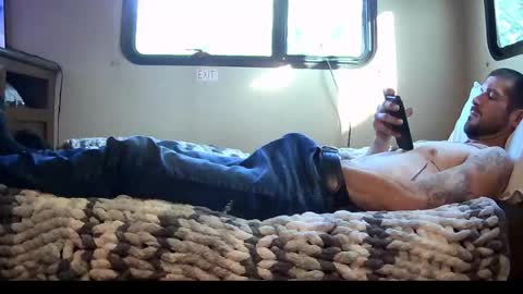 Snapshot of chaserandall1264 chatting on 04/19/26, 01:43 chaserandall1264 online show from 04/19/26, 01:43