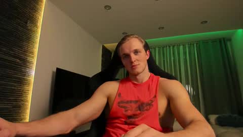 Snapshot of chasereed_ chatting on 11/05/25, 09:15 Chase Reed online show from 11/05/25, 09:15