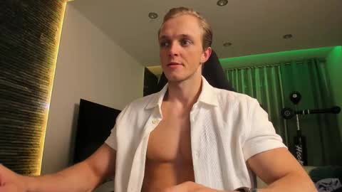 Snapshot of chasereed_ chatting on 11/19/25, 08:20 Chase Reed online show from 11/19/25, 08:20