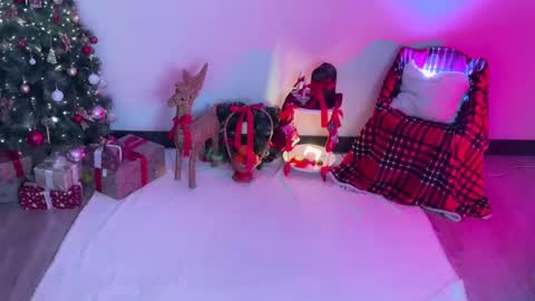 Snapshot of chasmic chatting on 12/26/24, 03:38 JASMINE usually going live about 2 am UTC online show from 12/26/24, 03:38