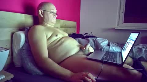 Snapshot of chatskor chatting on 11/15/25, 04:21 Egor Skornyakov online show from 11/15/25, 04:21