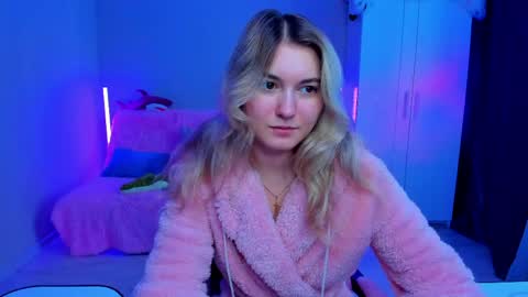 Snapshot of chatur_lady_ chatting on 04/24/26, 07:00 Betty online show from 04/24/26, 07:00