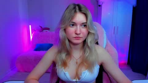 Snapshot of chatur_lady_ chatting on 04/29/26, 01:10 Betty online show from 04/29/26, 01:10