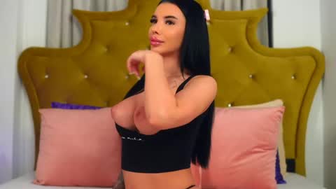 Snapshot of chaturbarbie_ chatting on 05/25/26, 10:16 Velma online show from 05/25/26, 10:16