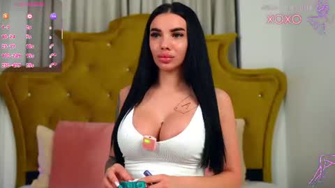 Snapshot of chaturbarbie_ chatting on 06/10/26, 10:19 Velma online show from 06/10/26, 10:19