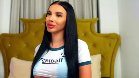Snapshot of chaturbarbie_ chatting on 07/07/26, 10:25 Velma online show from 07/07/26, 10:25