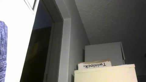 chaturbatordeluxe online show from 05/17/26, 04:54