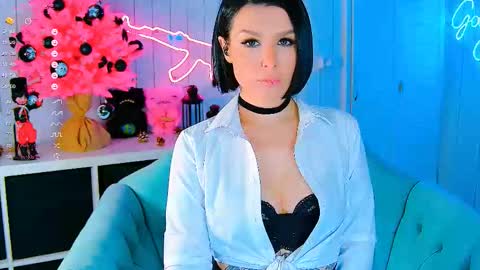 Snapshot of chaturkaterina chatting on 01/15/26, 03:00 Miss Harmony online show from 01/15/26, 03:00