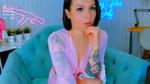 Snapshot of chaturkaterina chatting on 04/04/26, 03:27 Miss Harmony online show from 04/04/26, 03:27