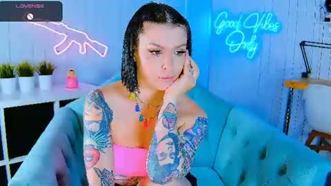 Snapshot of chaturkaterina chatting on 07/10/26, 03:33 Miss Harmony online show from 07/10/26, 03:33