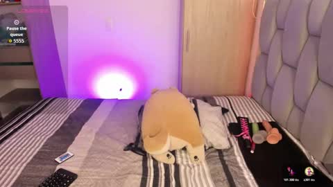 Snapshot of chaturmodels chatting on 11/07/25, 11:10 Sophie online show from 11/07/25, 11:10