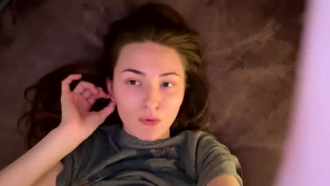 Snapshot of chatwithbri chatting on 09/24/25, 03:32 Bri online show from 09/24/25, 03:32