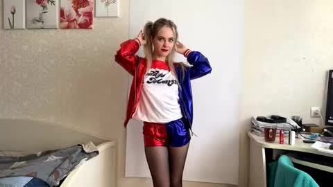 Snapshot of chayashortle chatting on 09/13/25, 09:53 Milissa online show from 09/13/25, 09:53