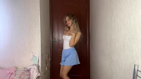 Snapshot of chayashortle chatting on 09/24/25, 02:20 Milissa online show from 09/24/25, 02:20