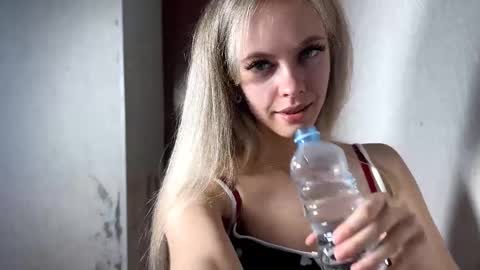 Snapshot of chayashortle chatting on 10/07/25, 03:53 Milissa online show from 10/07/25, 03:53