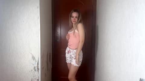 Snapshot of chayashortle chatting on 10/15/25, 12:16 Milissa online show from 10/15/25, 12:16