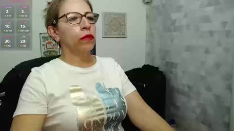 CHAYLA VICTORIA RUIZ  online show from 09/23/25, 11:41