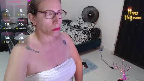 CHAYLA VICTORIA RUIZ  online show from 10/25/25, 11:29