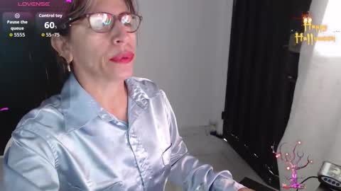 CHAYLA VICTORIA RUIZ  online show from 11/15/25, 11:07