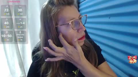 CHAYLA VICTORIA RUIZ  online show from 04/15/26, 07:10