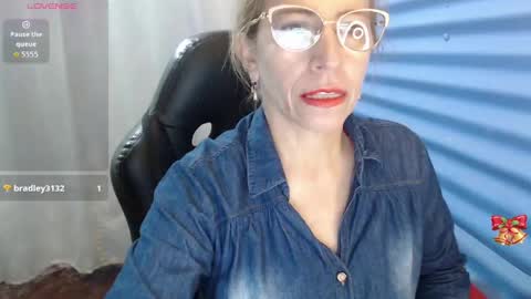 Snapshot of chayla_ruiz chatting on 04/17/26, 03:04 CHAYLA VICTORIA RUIZ online show from 04/17/26, 03:04