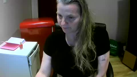 chealsiek online show from 10/15/25, 07:14