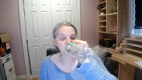 chealsiek online show from 12/17/25, 08:15