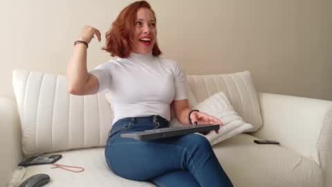 Snapshot of cheek_chic12 chatting on 03/21/26, 05:16 Regina Phalange online show from 03/21/26, 05:16