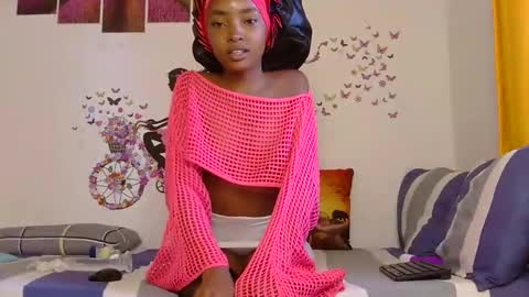 Snapshot of cheeky_angels chatting on 04/12/26, 08:19 Cheeky online show from 04/12/26, 08:19