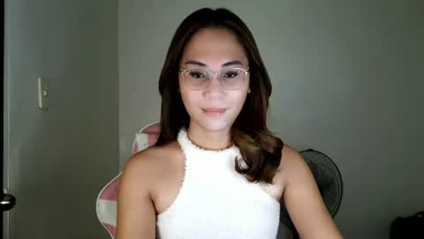 Snapshot of chelly4u69 chatting on 06/15/26, 01:52 chelly4u69 online show from 06/15/26, 01:52