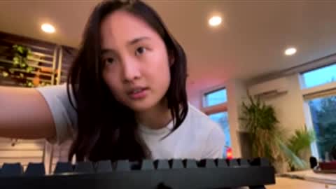 Snapshot of chellybear101 chatting on 12/04/25, 12:20 chellybear101 online show from 12/04/25, 12:20