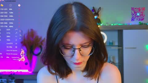 Mona online show from 01/06/25, 03:08