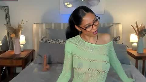 Snapshot of chelseaquin chatting on 11/17/25, 07:47 Chelseaquinn online show from 11/17/25, 07:47