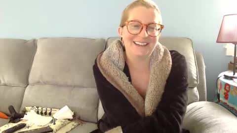 Snapshot of chelseasentra1 chatting on 05/28/26, 03:31 Chelsea online show from 05/28/26, 03:31