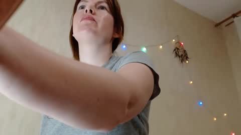 Snapshot of chelsey_rayne chatting on 03/10/25, 05:29 Instagram faroffland online show from 03/10/25, 05:29