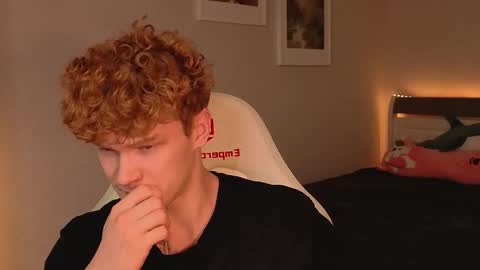 LUCASRYANPVT IS OPEN online show from 11/25/25, 03:39