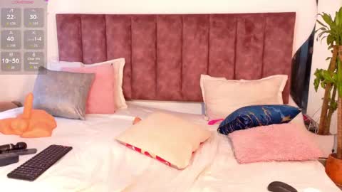 Snapshot of cheneelllorens chatting on 03/25/26, 09:10 online show from 03/25/26, 09:10