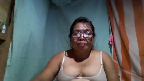 Snapshot of chenita_kits chatting on 07/11/26, 08:11 chenita_kits online show from 07/11/26, 08:11