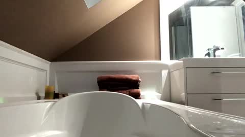 chenovich online show from 01/02/25, 01:06